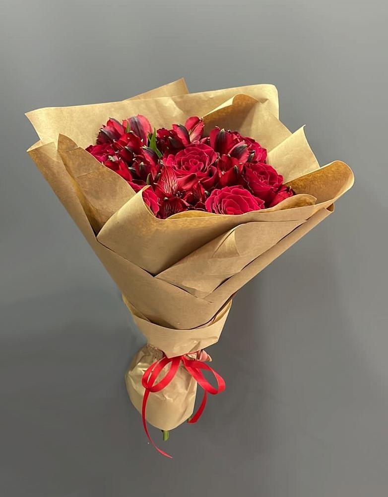 Букет цветов из: Альстромерии и Розы в Сылва