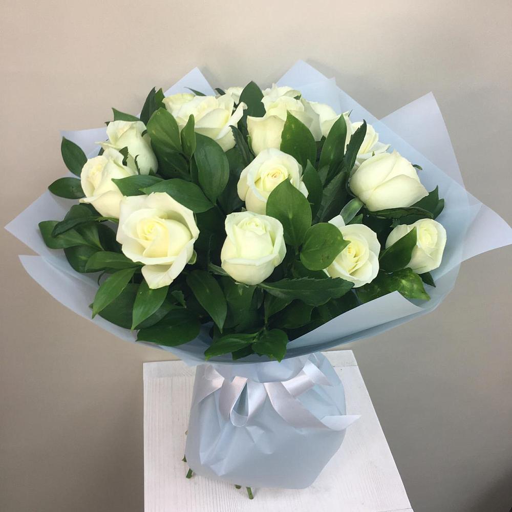 Букет 15 Белых роз Проуд в Сылва