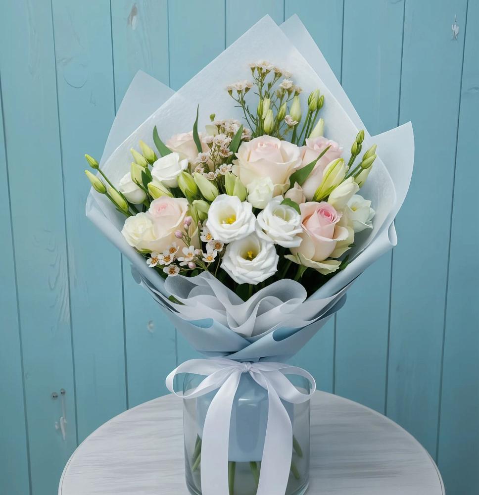 Букет цветов из: Розы и Лизиантусы в Сылва