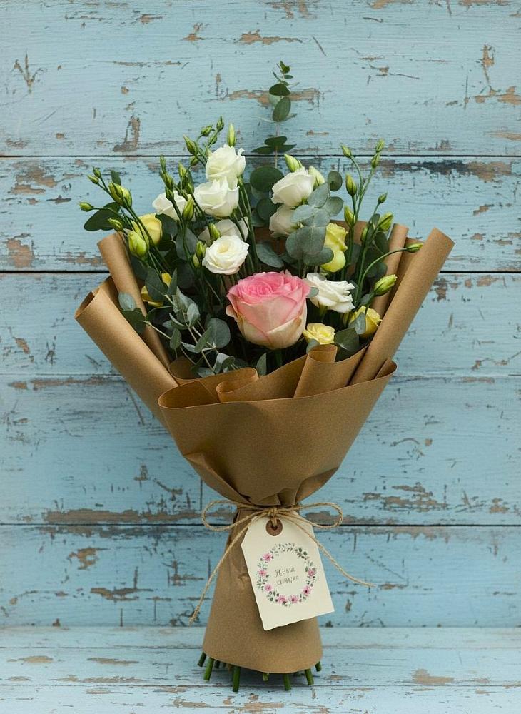 Букет цветов из: Розы и Лизиантусы в Сылва