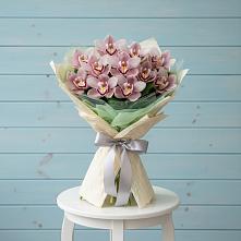 Букет цветов из:  Орхидеи и Розы в Сылва