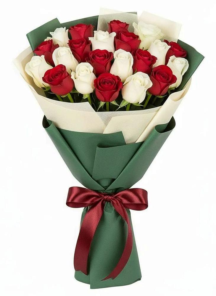 Букет Микс из красных и белых роз в Сылва