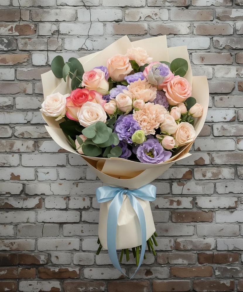 Букет цветов из: Розы, Лизиантусы и Гвоздики в Сылва