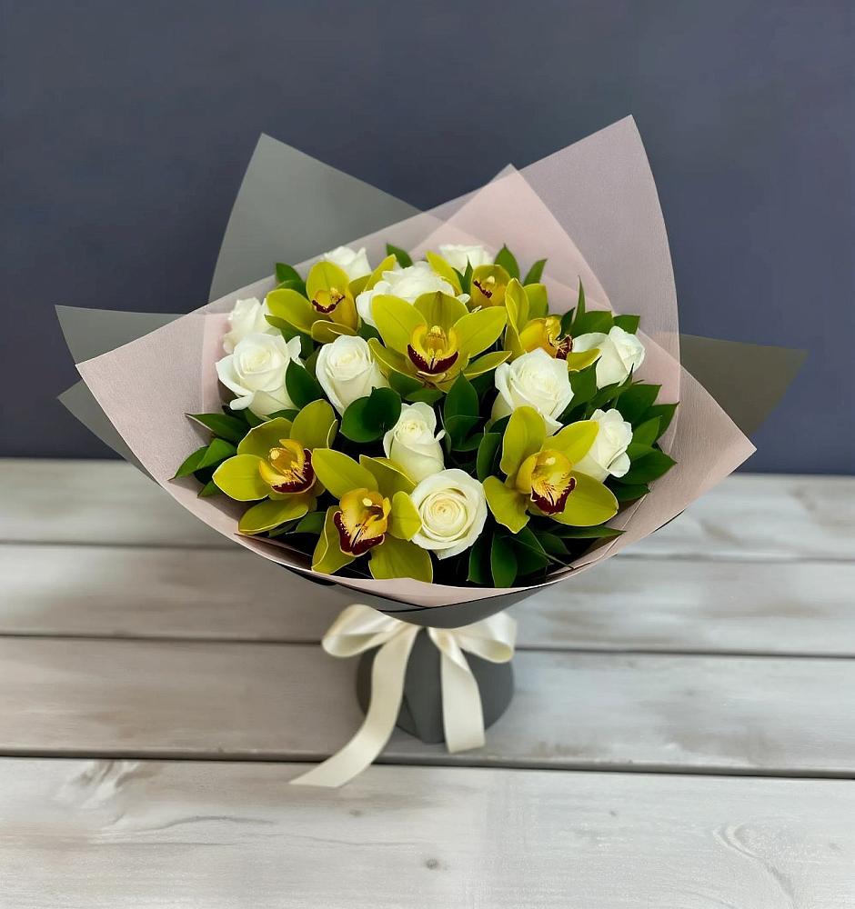 Букет цветов из: Орхидеи и Розы в Сылва