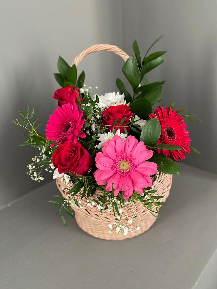 Цветочная композиция из Розы, Хризантемы и Герберы в корзине в Сылва