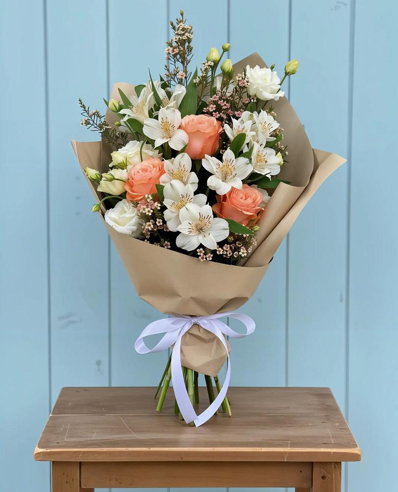 Букет цветов из: Альстромерии, Лизиантусы, Розы и Хризантемы в Сылва