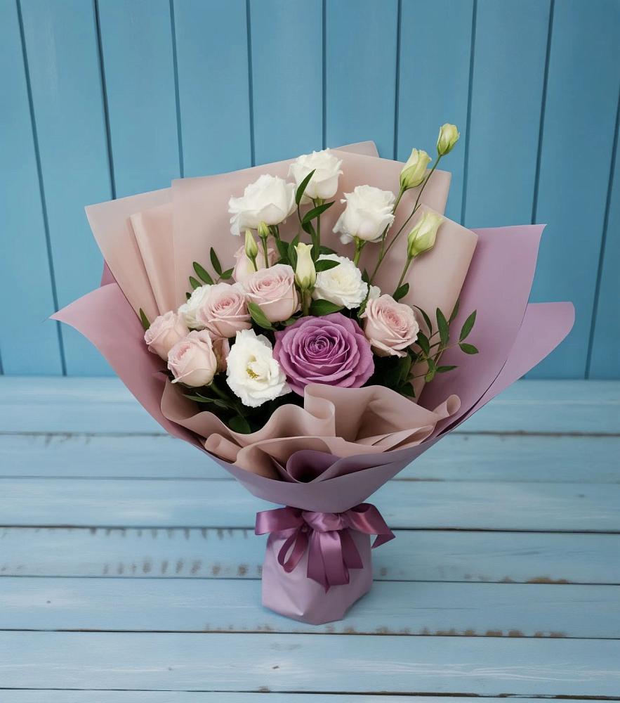 Букет цветов из: Розы и Лизиантусы в Сылва